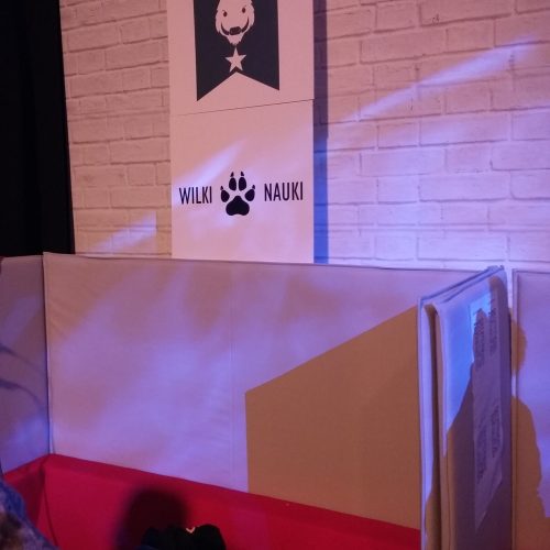 Stanowisko DZIKA i marki Wilki Nauki podczas jednego ze startupowych wydarzeń.